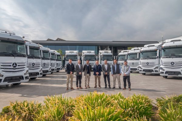 Kaufmann y Transportes Tiex avanzan hacia una minería más amigable con el medioambiente con la entrega de 12 camiones Mercedes-Benz New Actros Euro VI