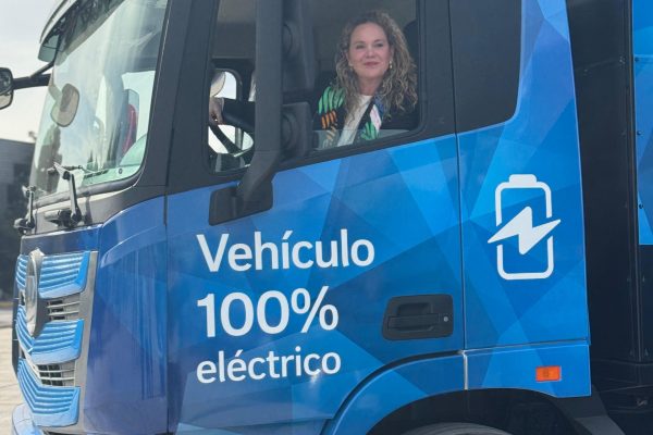 TIEX acelera hacia el futuro con flota sustentable para Komatsu Cummins.